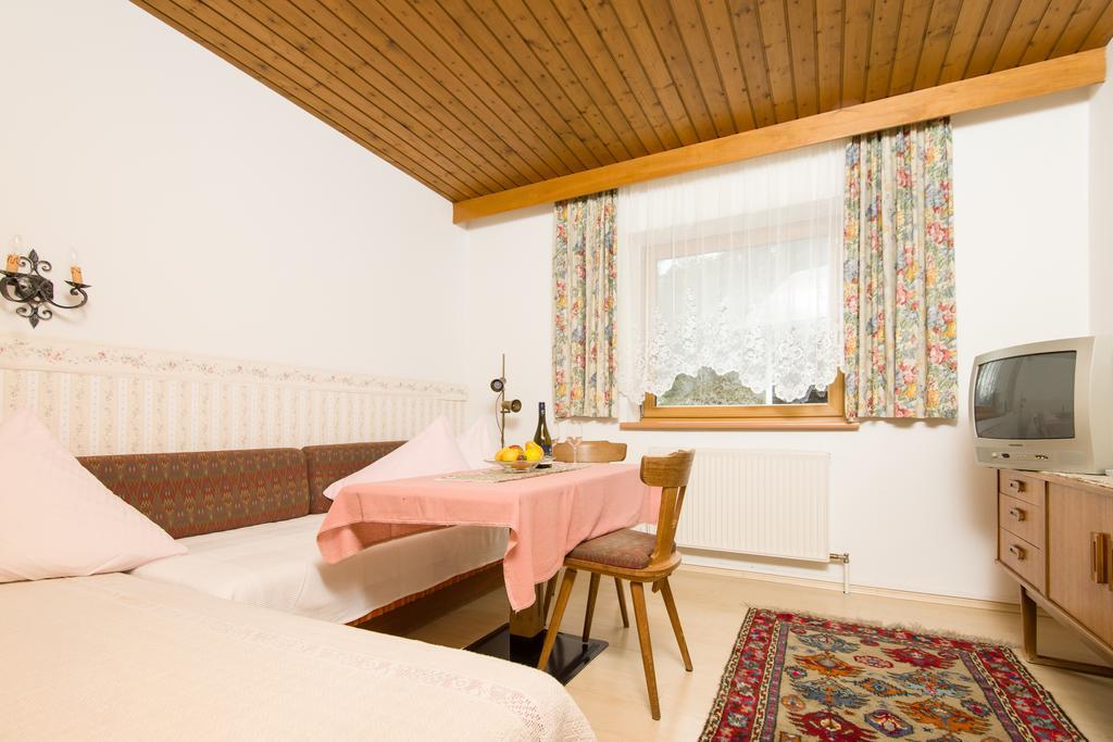 Gaestehaus Helga Scharnitz Quarto foto